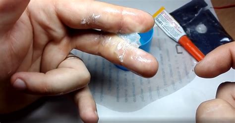 Важные моменты после удаления клея и как сохранить кожу